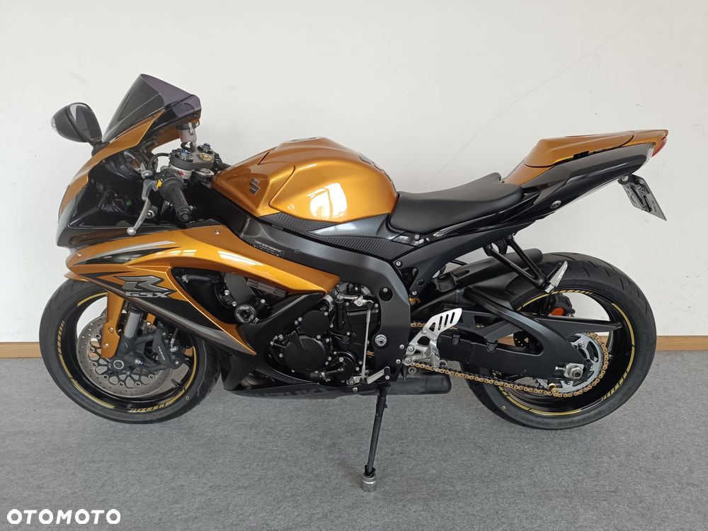 Suzuki GSX-R - 10