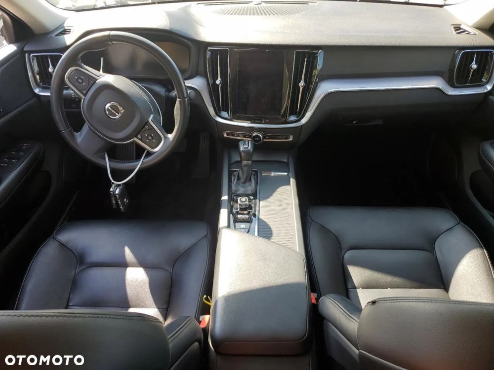 Volvo S60 T6 AWD Momentum Pro - 8