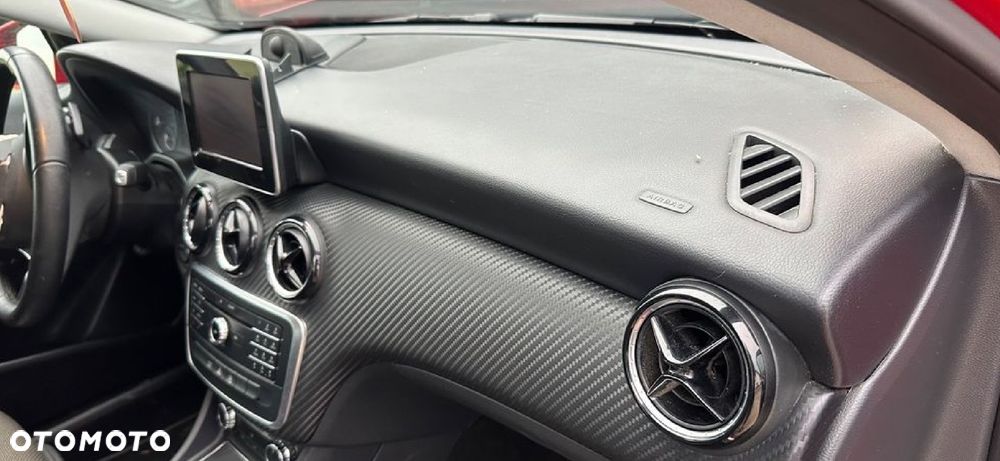 Mercedes-Benz GLA 200 7G-DCT Peak Edition - 13