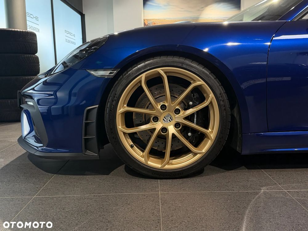 Porsche 718 Spyder - 17