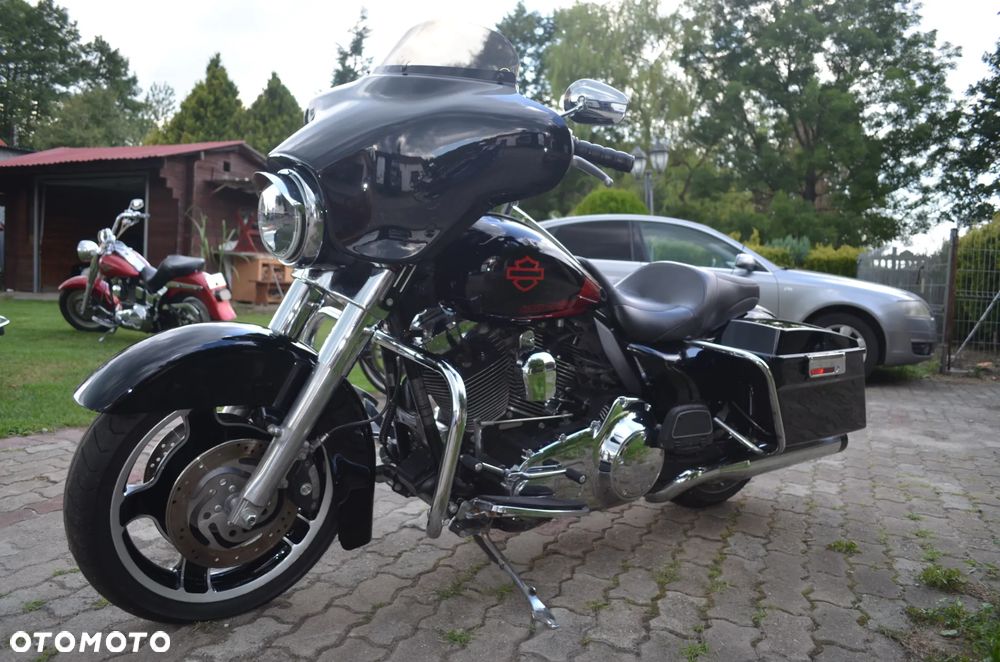 Harley-Davidson Touring Street Glide - 22