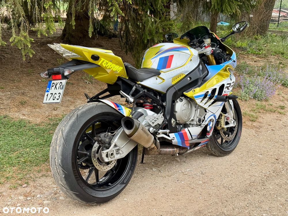 BMW S - 8
