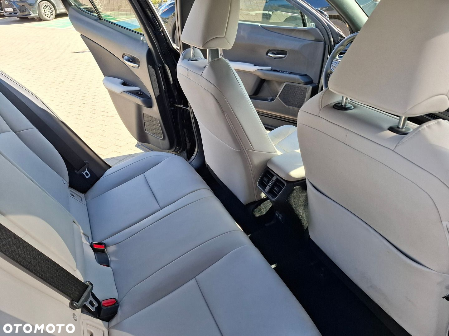 Lexus UX 250h GPF F Impression 2WD - 22