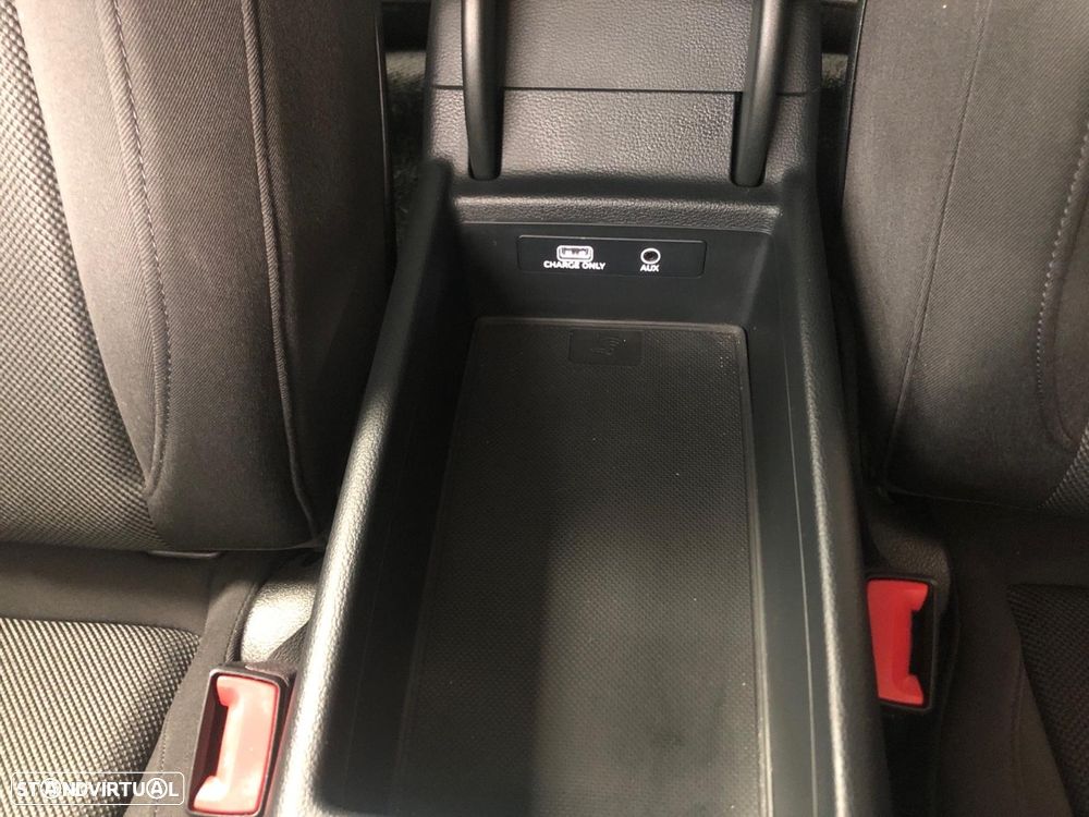 Audi A4 2.0 TDI Design S tronic - 19