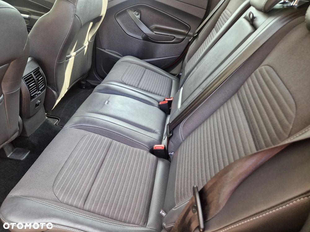 Ford Kuga 1.5 EcoBoost 2x4 Titanium - 8