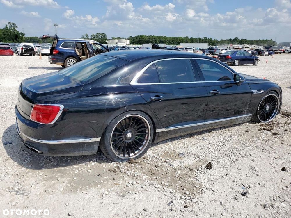 Bentley Flying Spur - 4