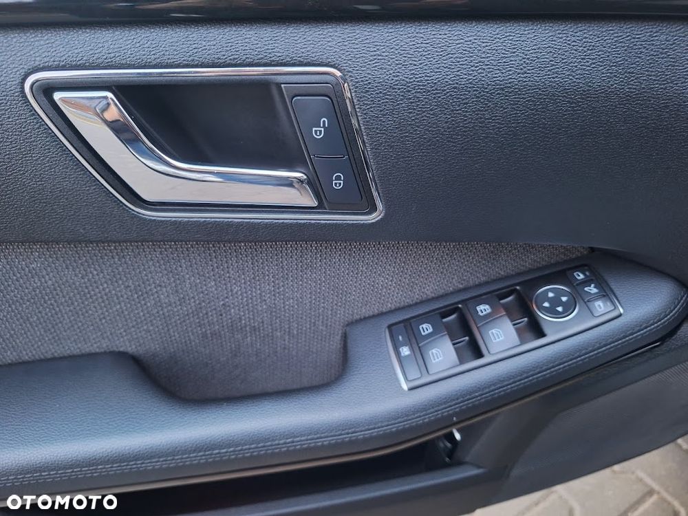 Mercedes-Benz Klasa E 200 CGI BlueEFFICIENCY 7G-TRONIC Avantgarde - 21