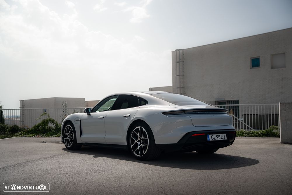 Porsche Taycan Bateria Performance Plus - 11