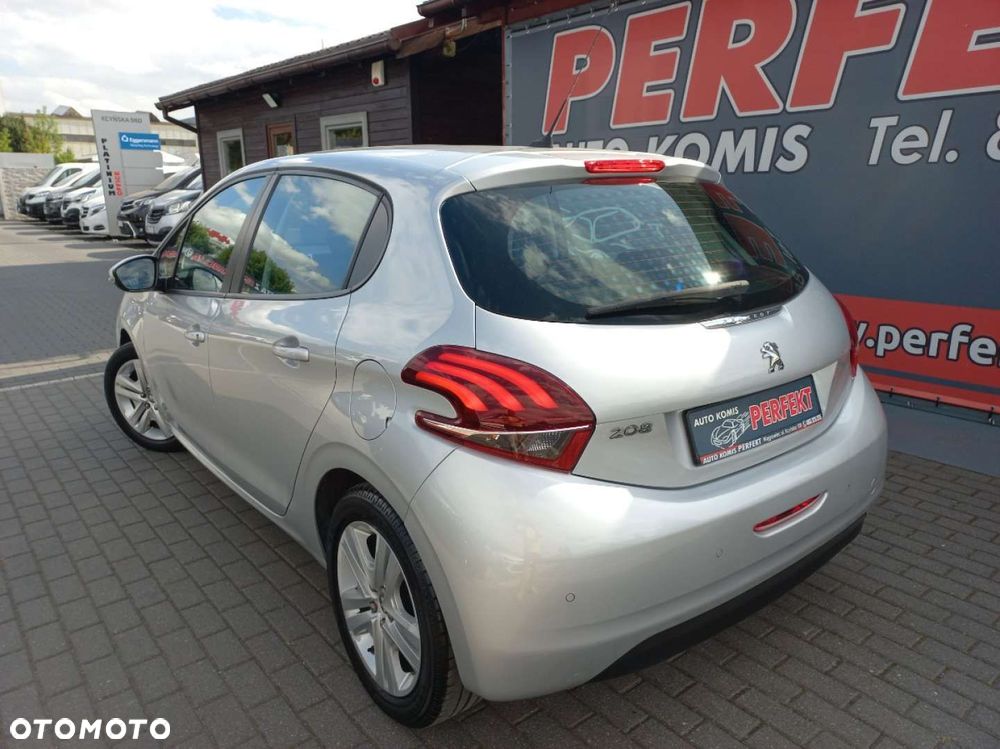 Peugeot 208 - 6