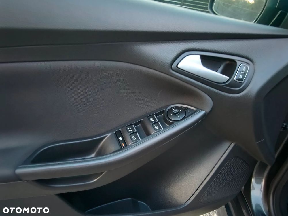 Ford Focus 1.0 EcoBoost ST-Line - 35