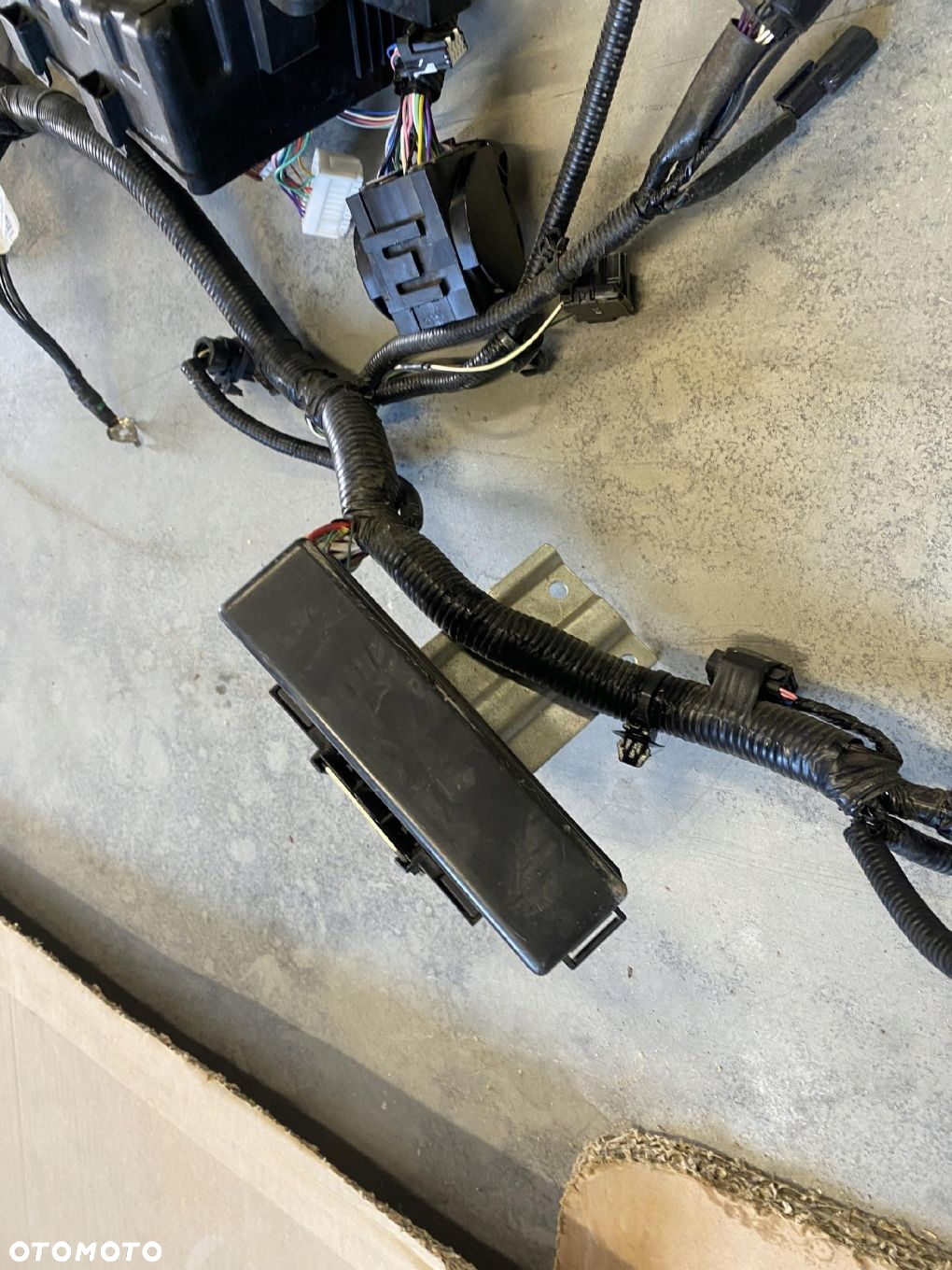 INSTALACJA WIĄZKA KOMORY SILNIKA NISSAN E-NV200 - 4