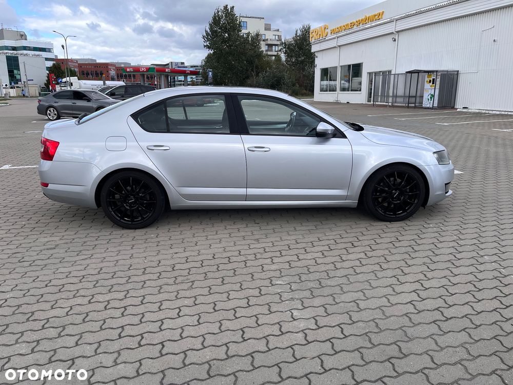 Skoda Octavia 1.8 TSI Elegance DSG - 2