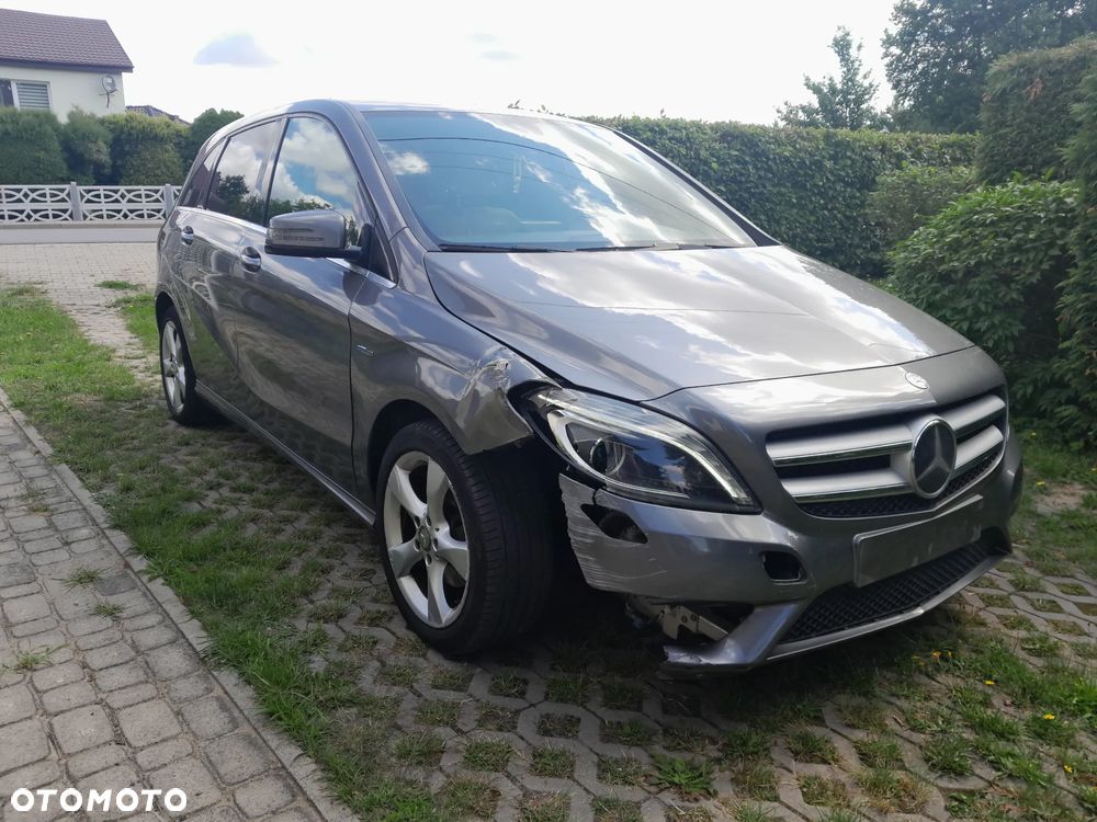 Mercedes-Benz Klasa B 180 BlueEFFICIENCY Edition - 2