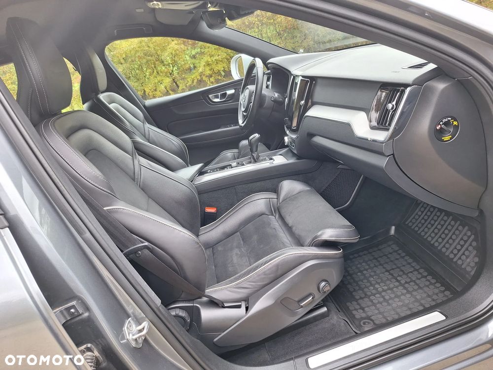 Volvo XC 60 D4 R-Design - 9