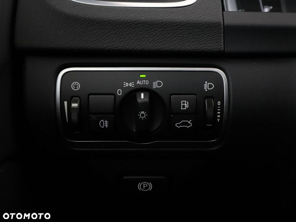 Volvo V60 D2 Summum - 32