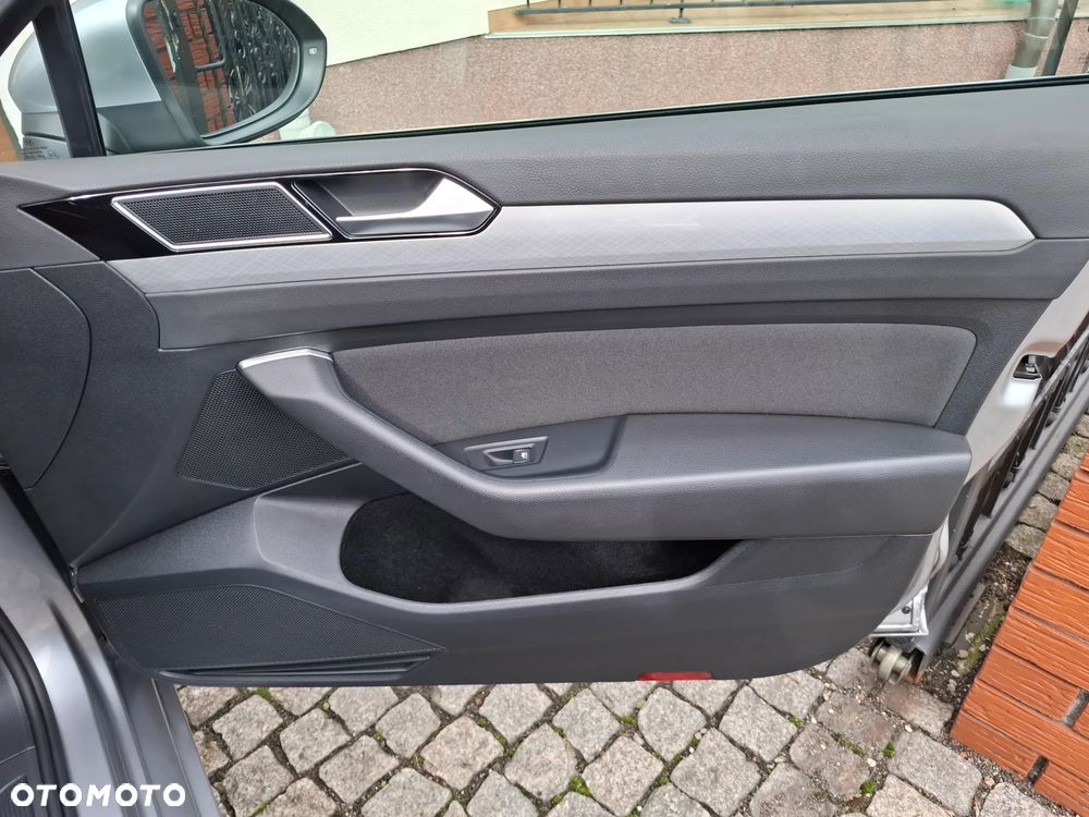 Volkswagen Passat 1.5 TSI EVO Business - 36