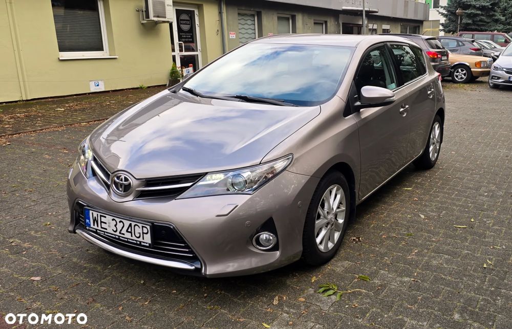 Toyota Auris 1.6 Prestige - 1