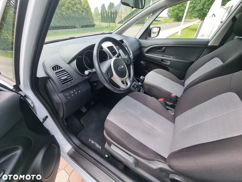 Kia Venga 1.6 CVVT Dream Team Edition - 17
