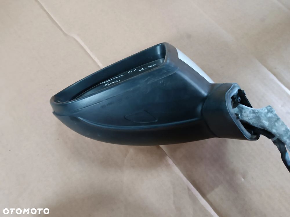 LUSTERKO LEWE 6 PIN VOLKSWAGEN TOURAN III - 4