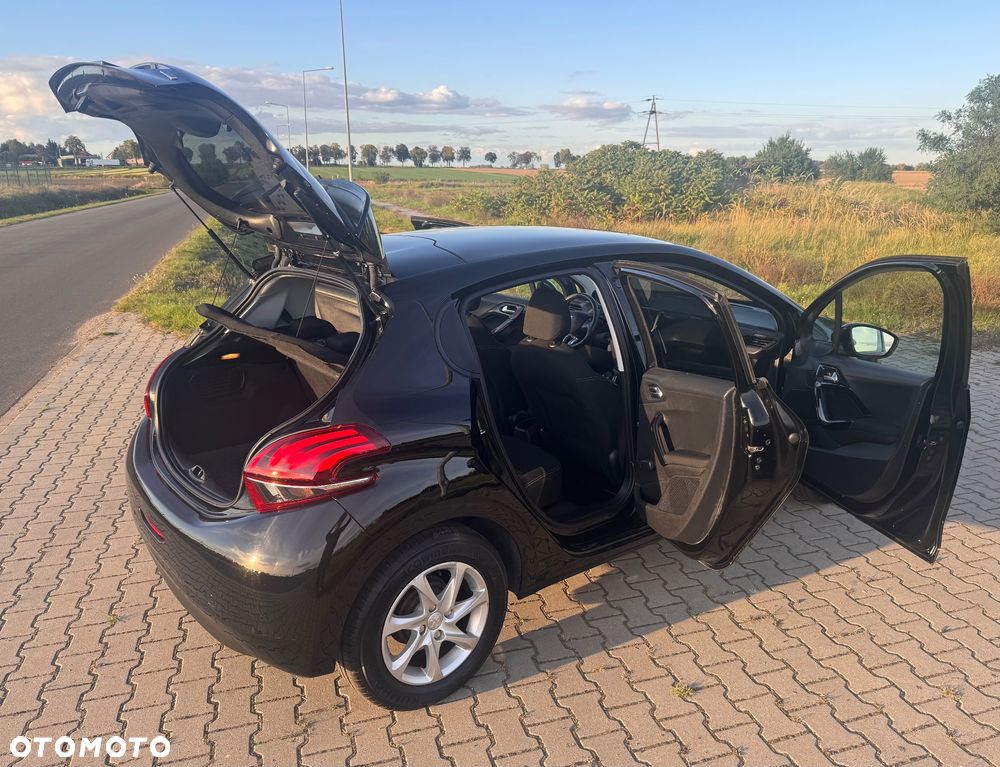 Peugeot 208 1.2 VTi Allure - 31