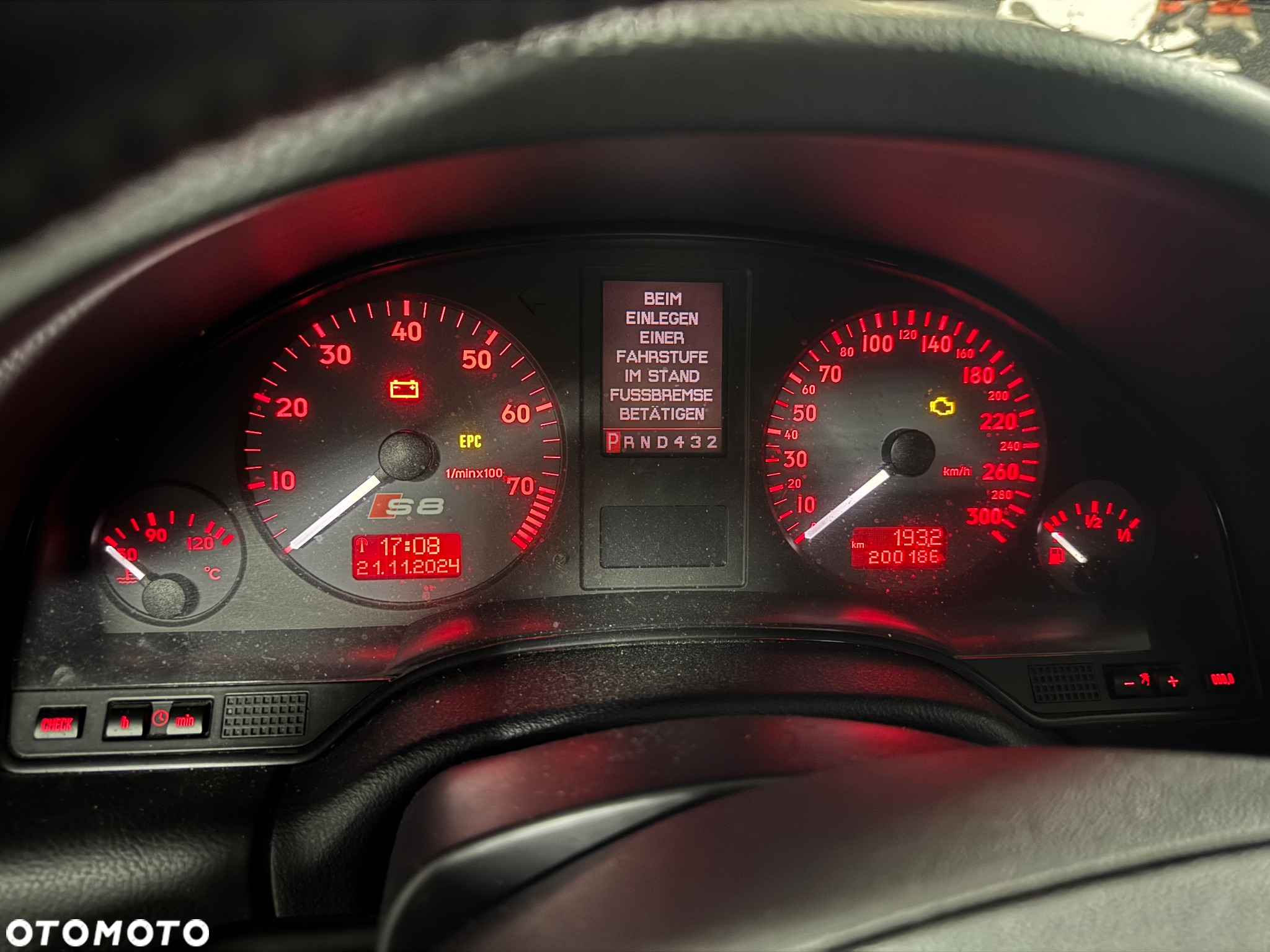 Audi S8 - 5