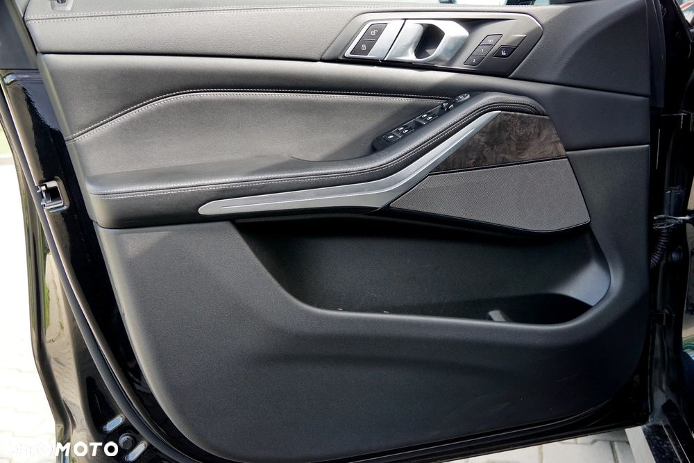 BMW X5 M M50d - 17