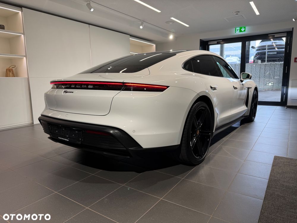 Porsche Taycan Performance Plus - 6