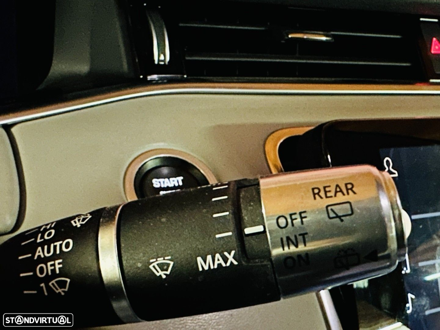 Land Rover Range Rover Evoque 1.5 P300e AWD R-Dynamic Auto - 25