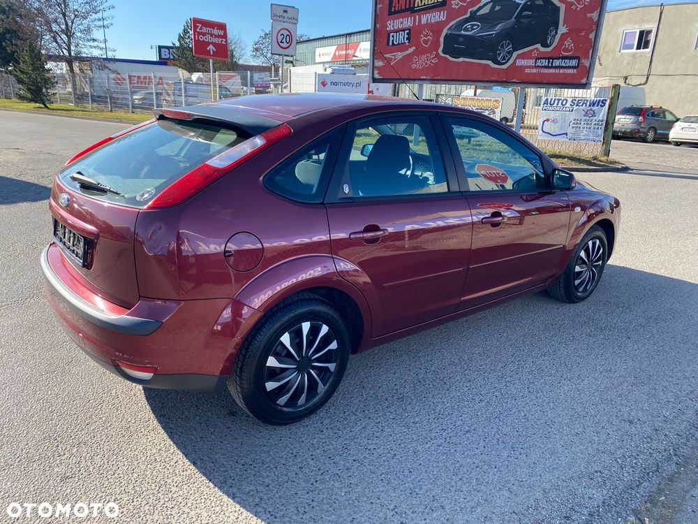 Ford Focus 1.6 16V Ghia - 26