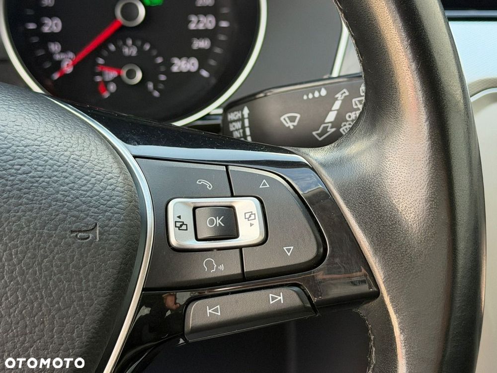 Volkswagen Passat - 23