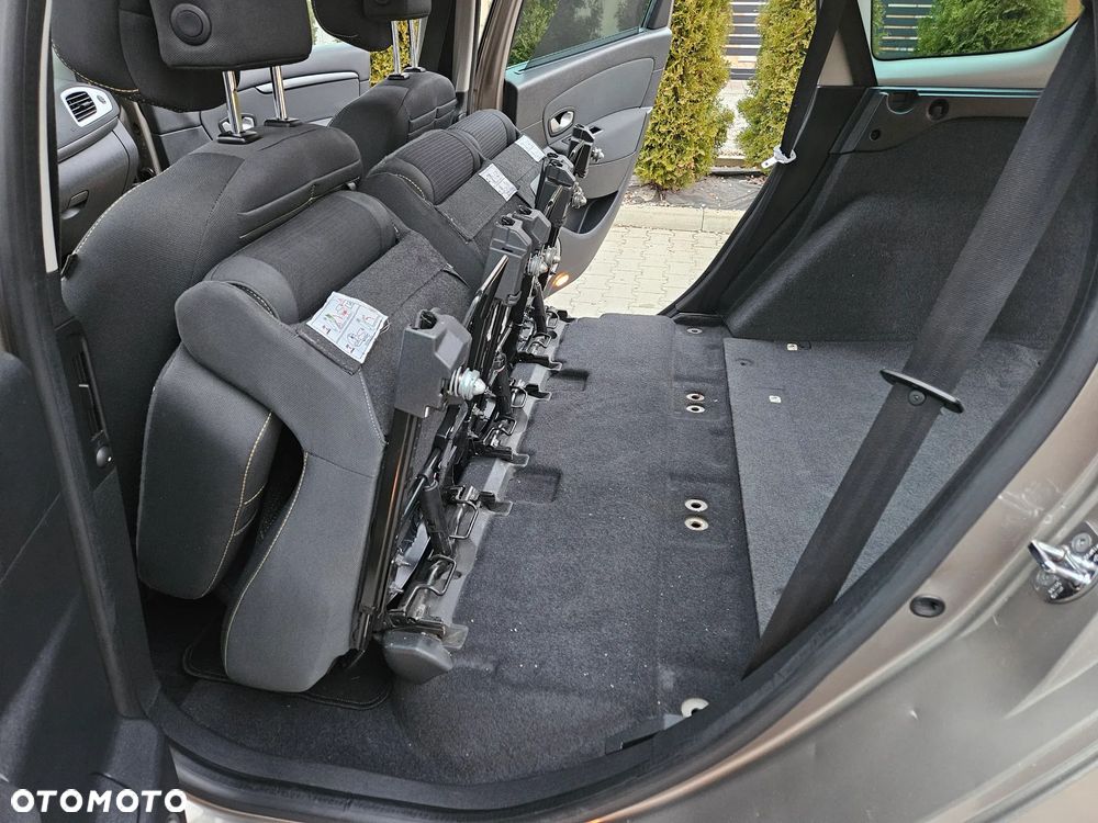 Renault Grand Scenic 1.6 16V 110 Dynamique - 27