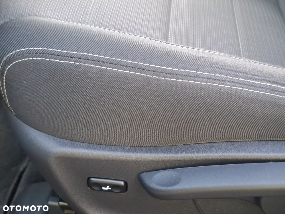 Toyota Avensis Touring Sports 1.6 D-4D Comfort - 24