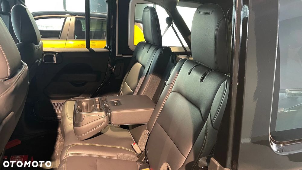 Jeep Wrangler Unlimited GME 2.0 Turbo Sahara - 19