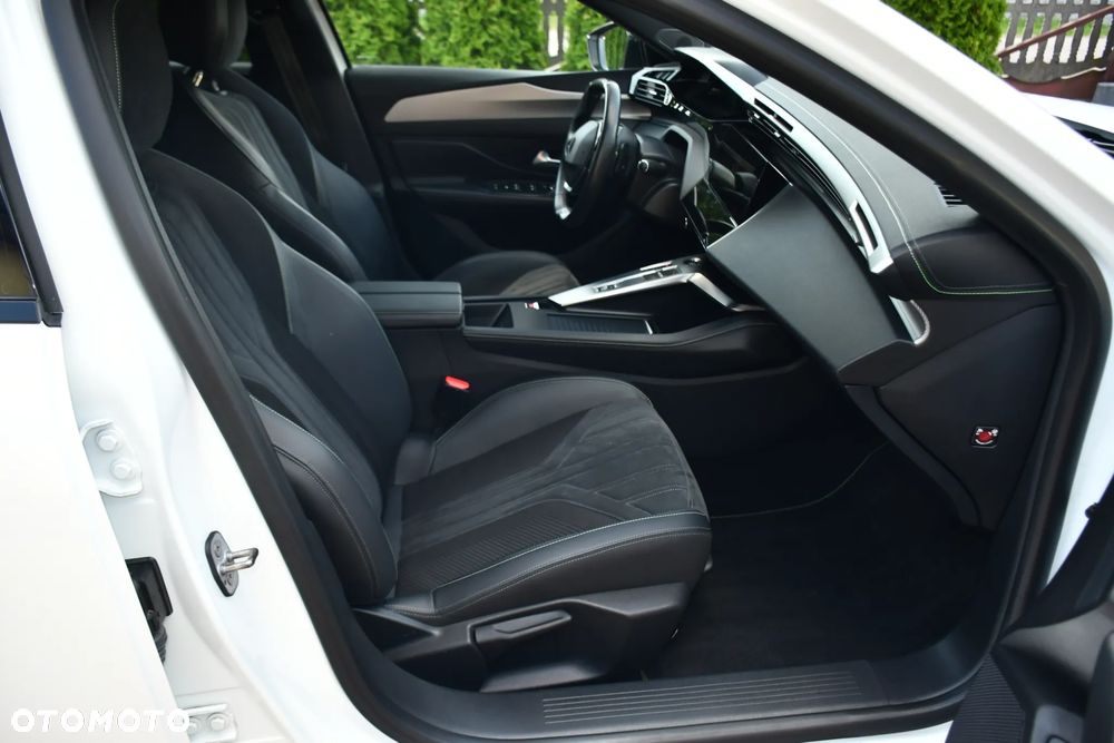 Peugeot 308 1.6 Hybrid PHEV GT Pack EAT8 - 37