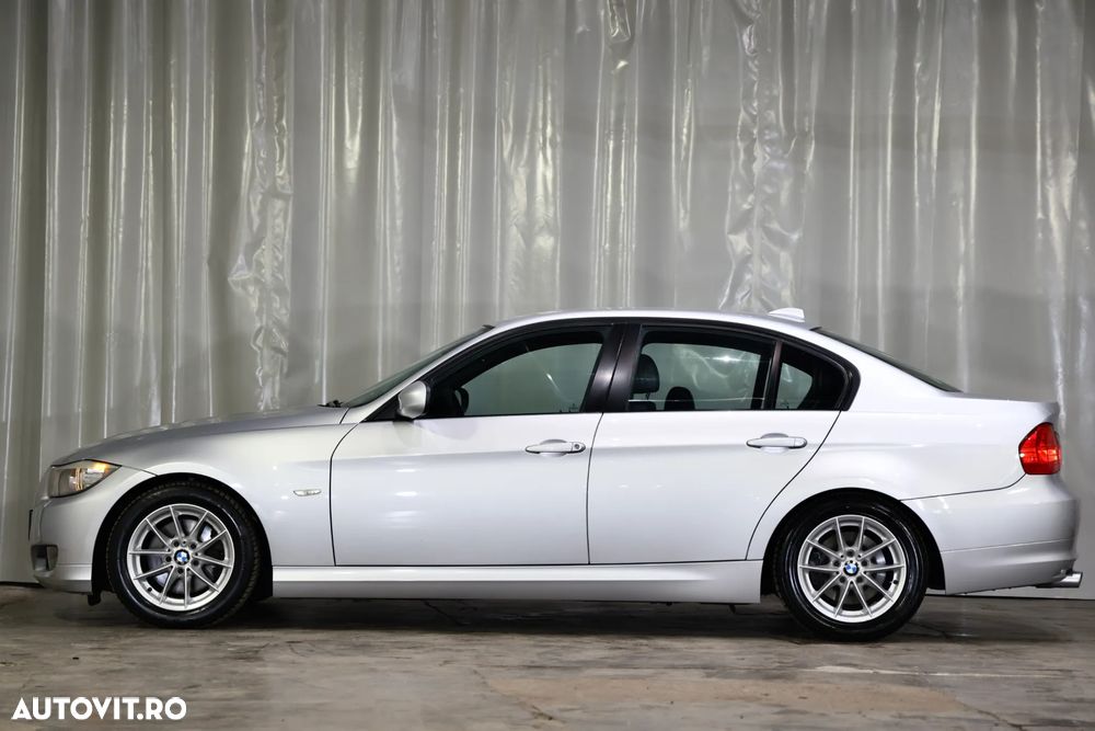 BMW Seria 3 320d - 38