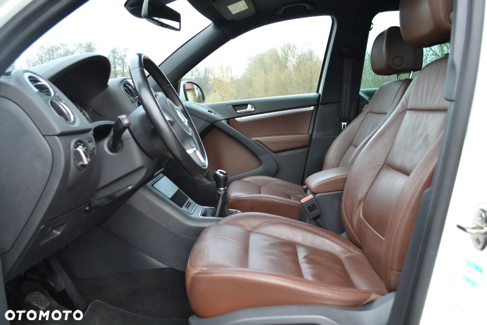 Volkswagen Tiguan 2.0 TDI Perfectline R-Style - 23