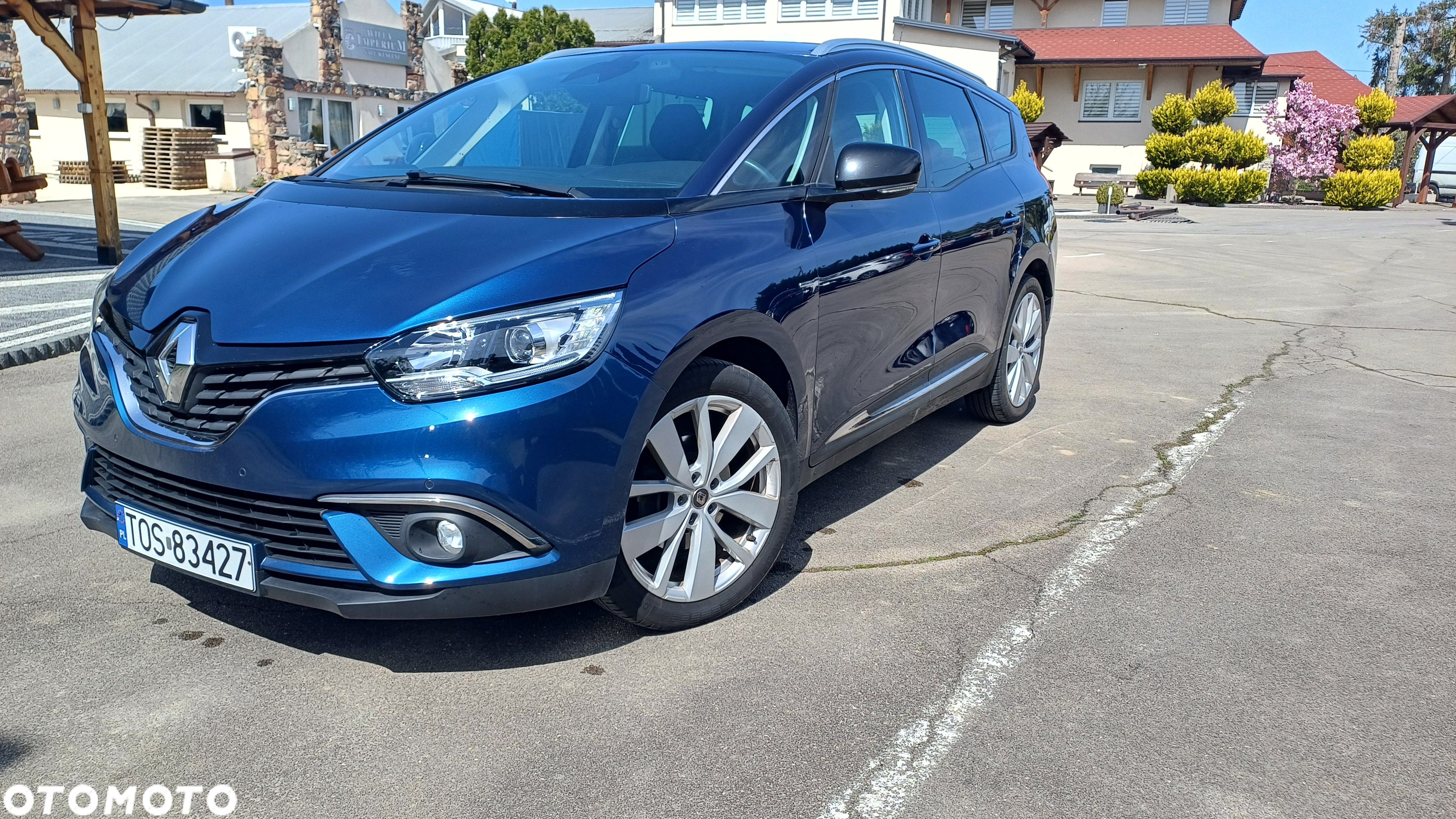 Renault Grand Scenic - 1