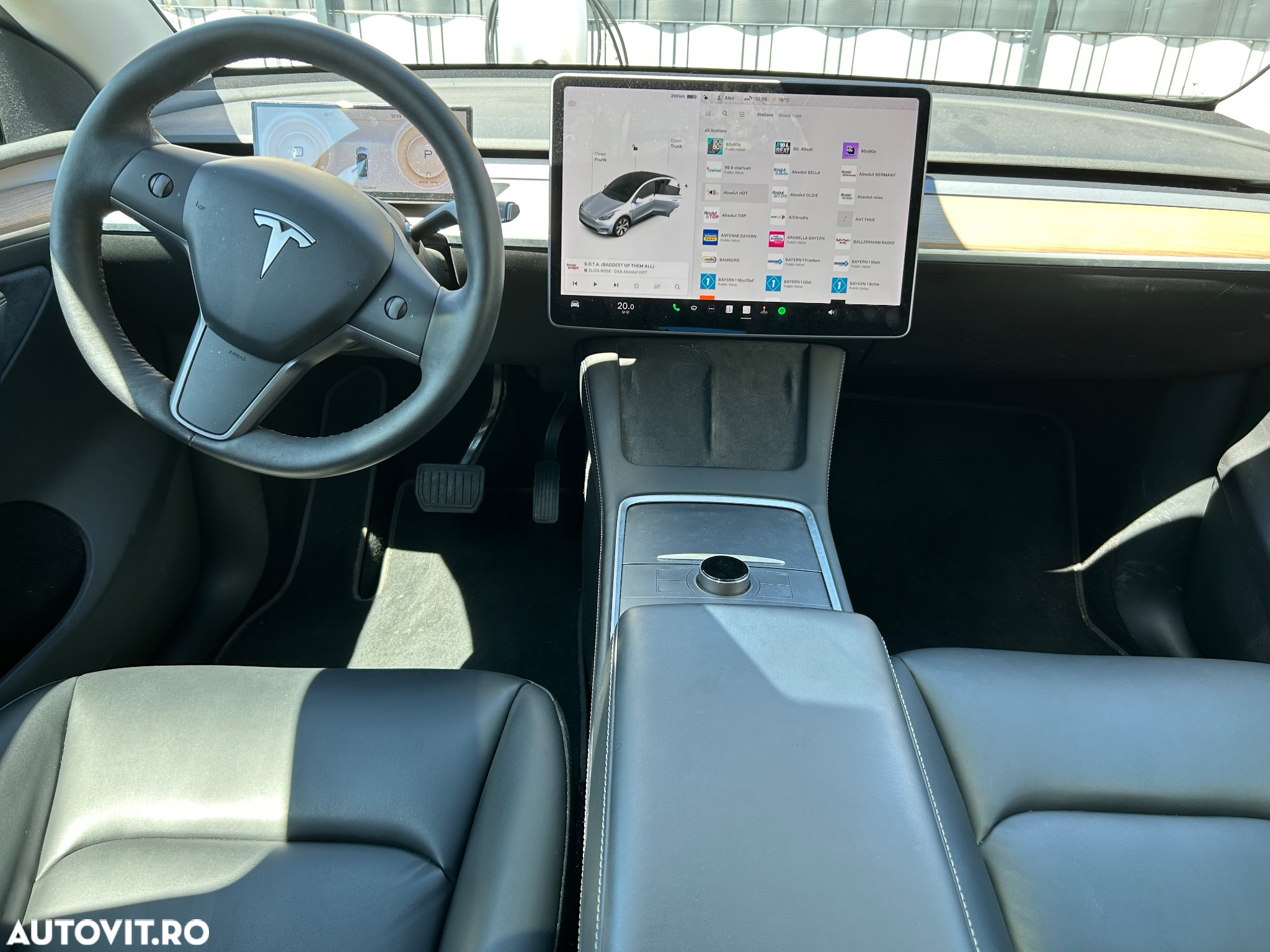 Tesla Model Y Long Range Dual Motor AWD - 6