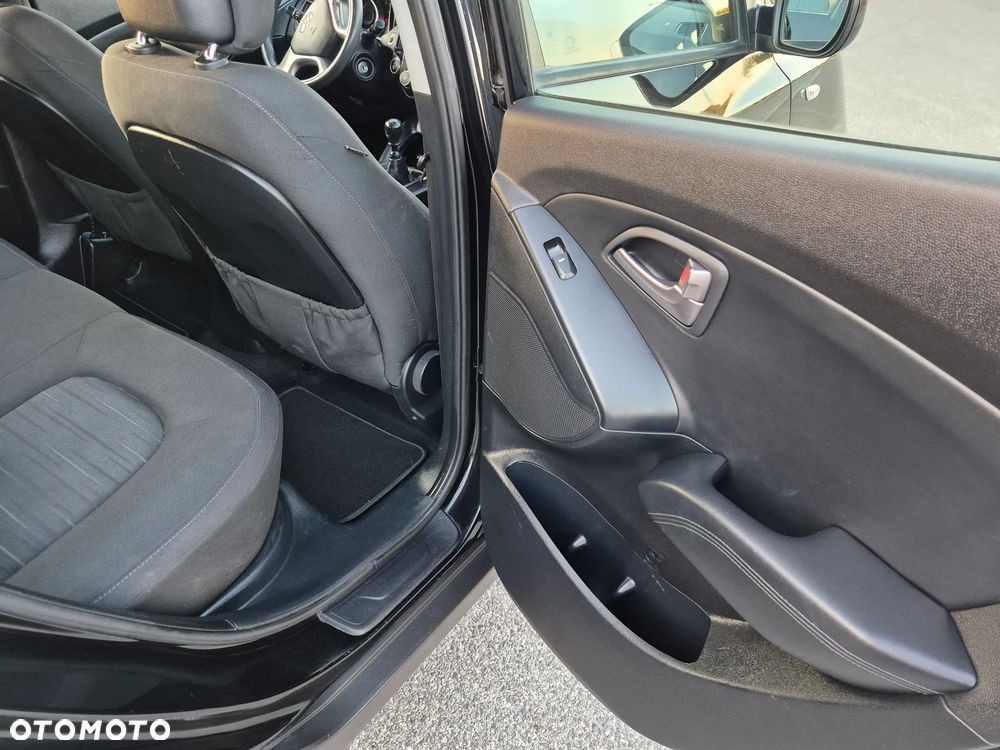 Hyundai ix35 1.6 2WD Fifa World Cup Edition - 11