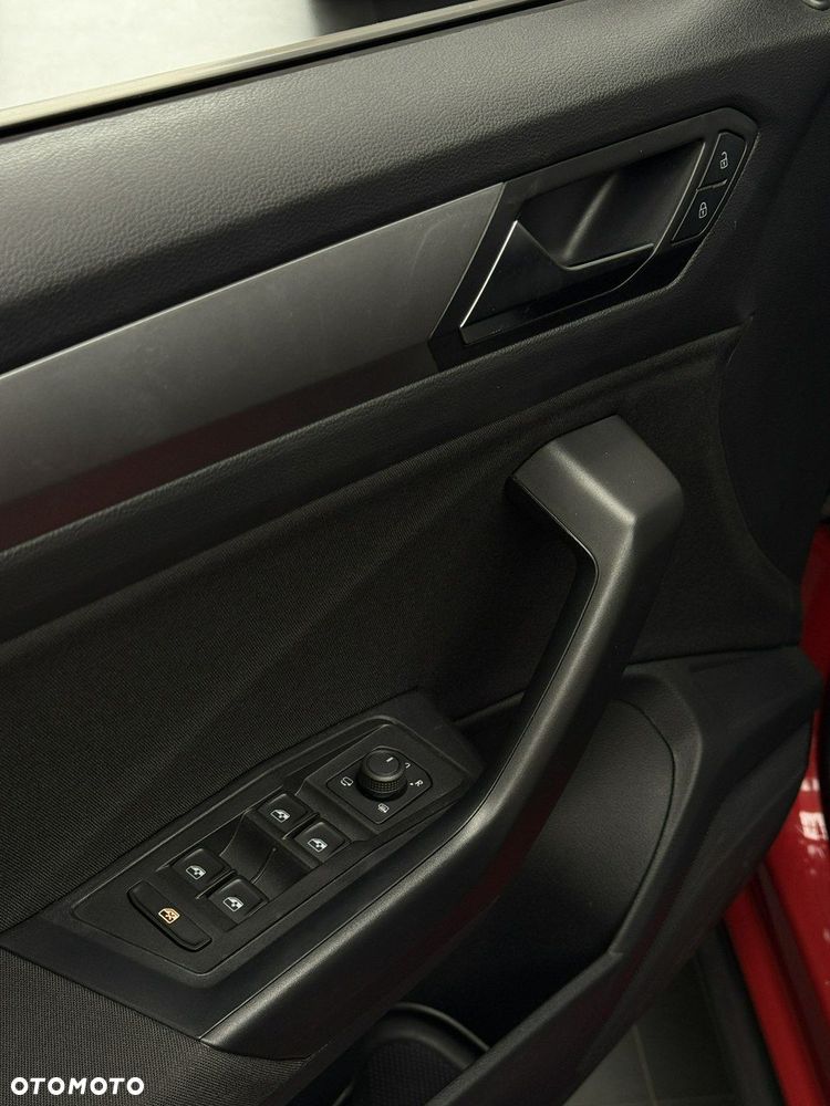 Volkswagen T-Roc - 8