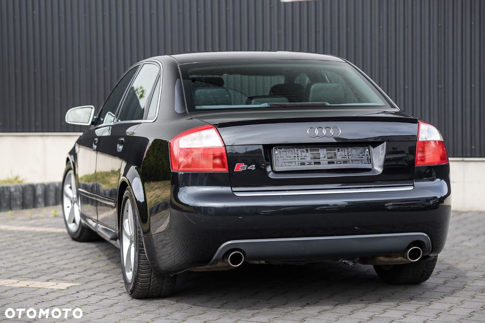 Audi RS4 Limousine - 5