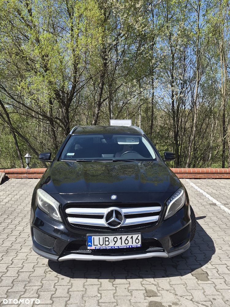 Mercedes-Benz GLA - 4
