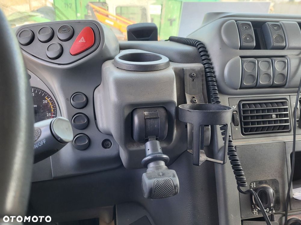Iveco TRAKKER - 28