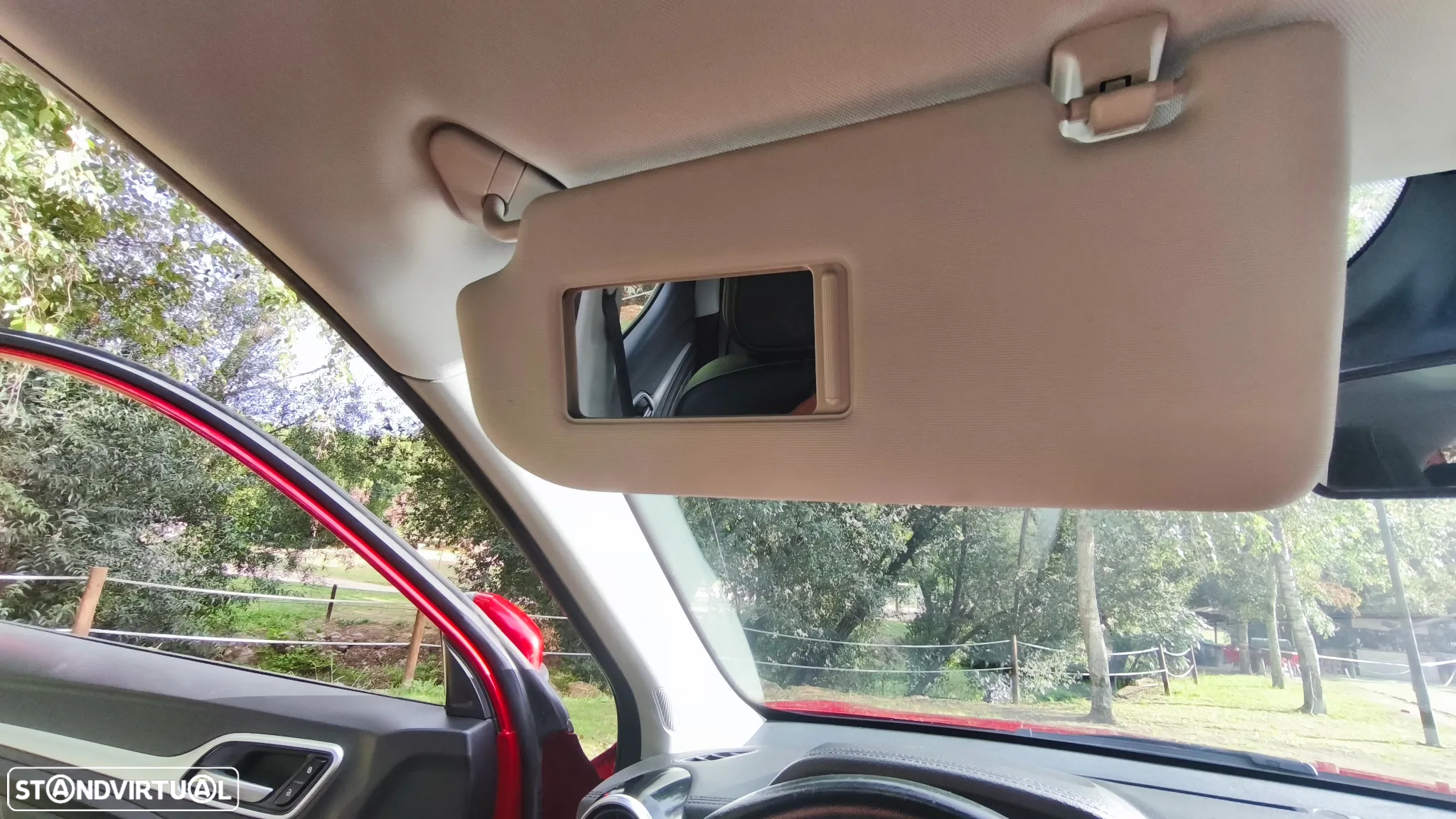 MG ZS EV 44.5 kWh Luxury - 40