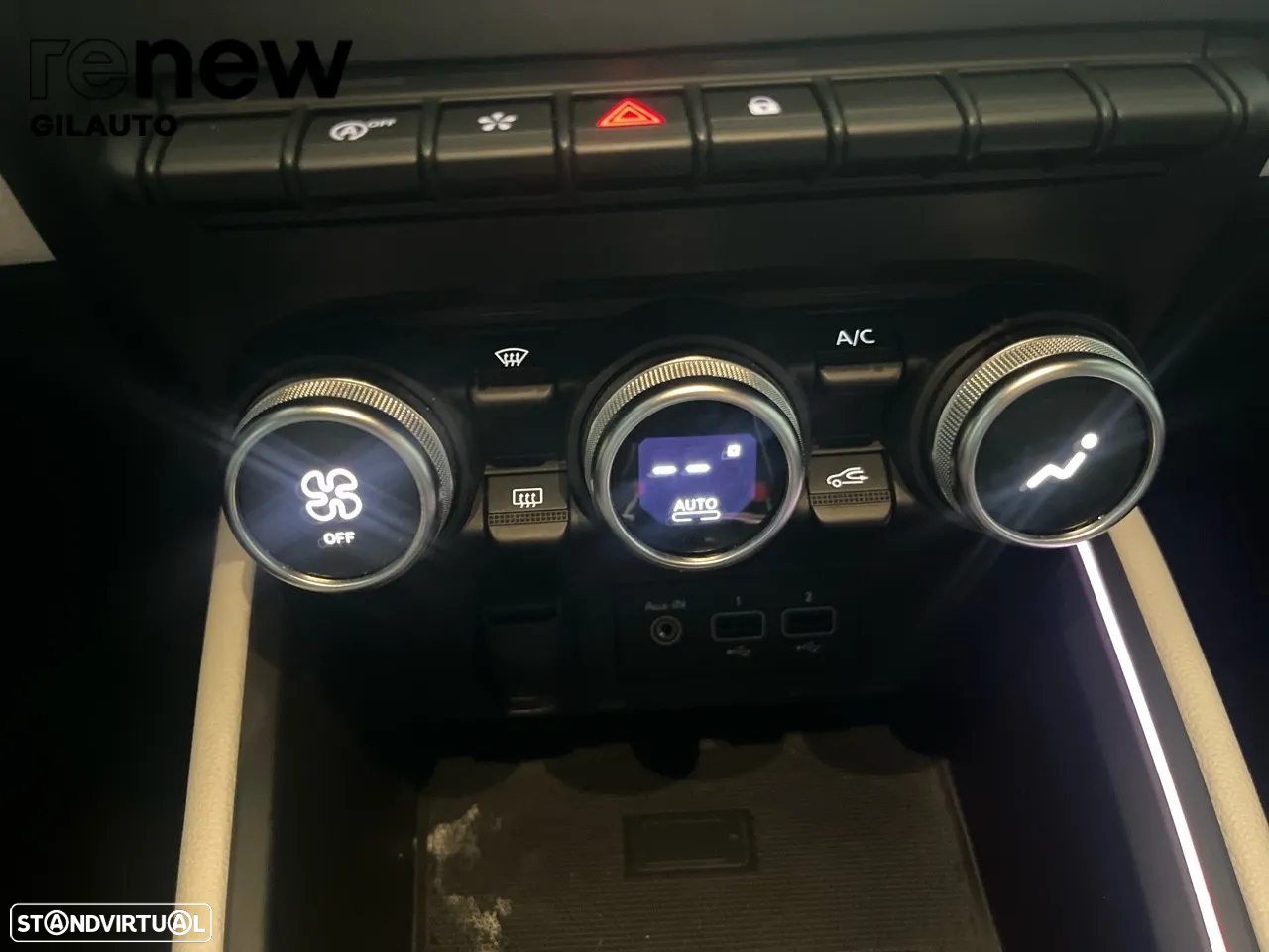 Renault Clio 1.0 TCe Techno Bi-Fuel - 19