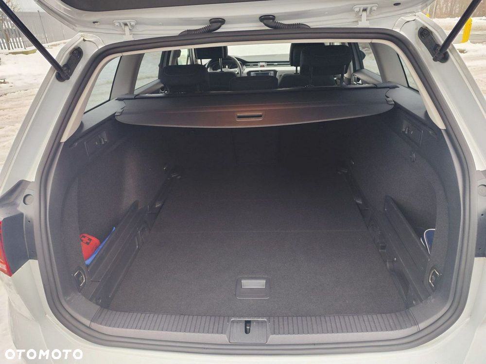 Volkswagen Passat Variant - 15