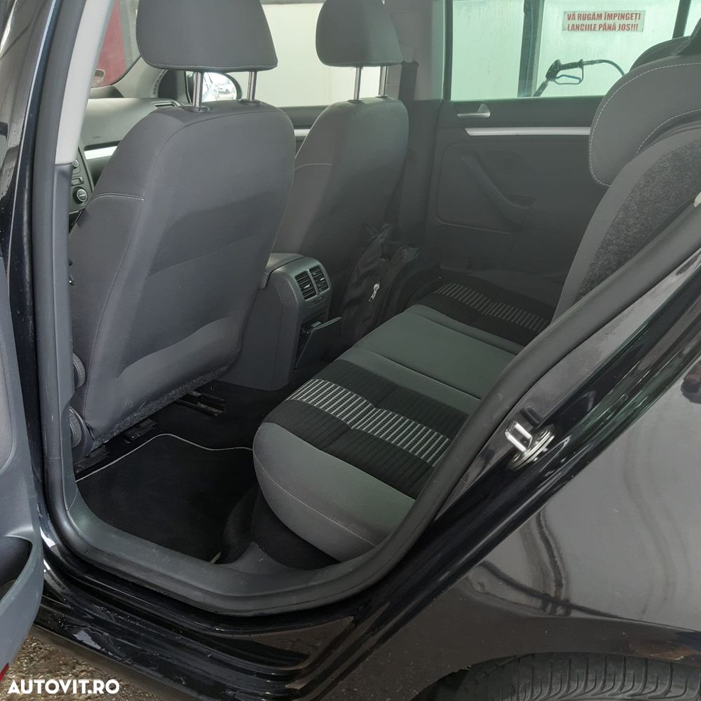 Volkswagen Golf - 11