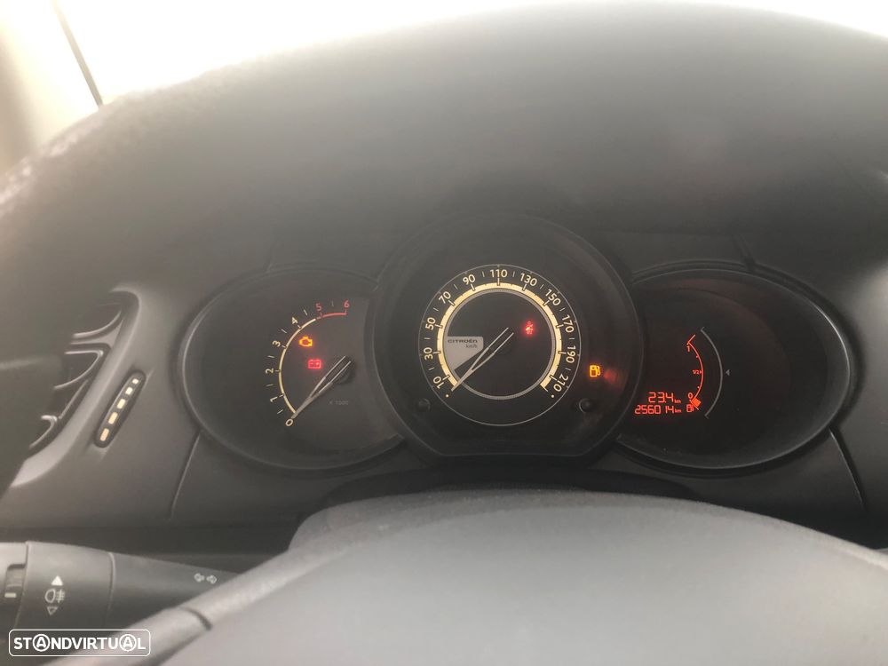 Citroën C3 1.4 HDi Exclusive 99g - 8