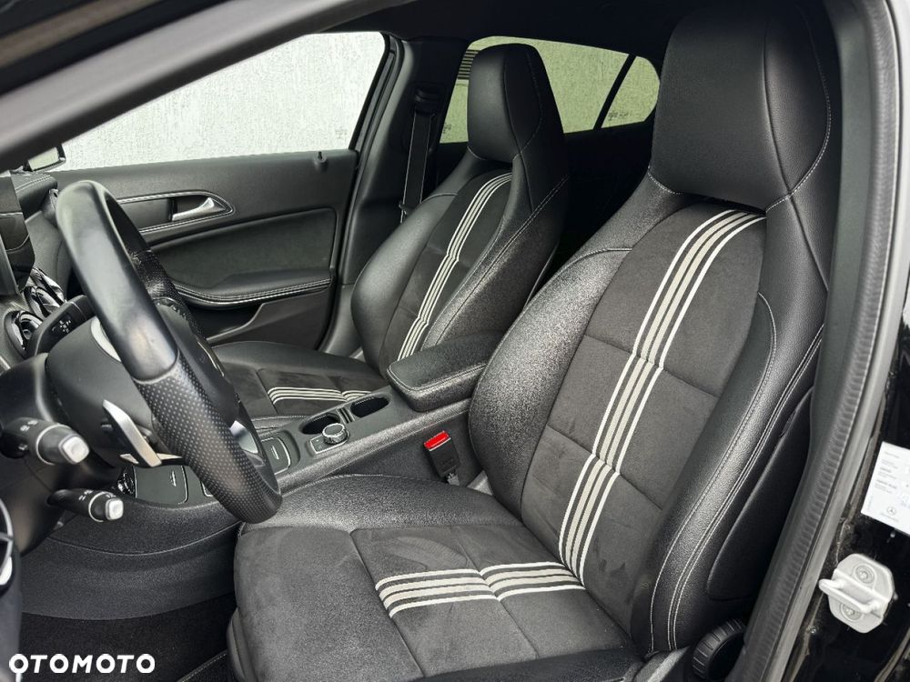 Mercedes-Benz GLA - 24