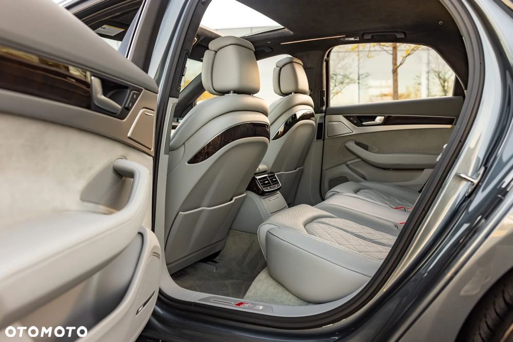 Audi S8 - 13